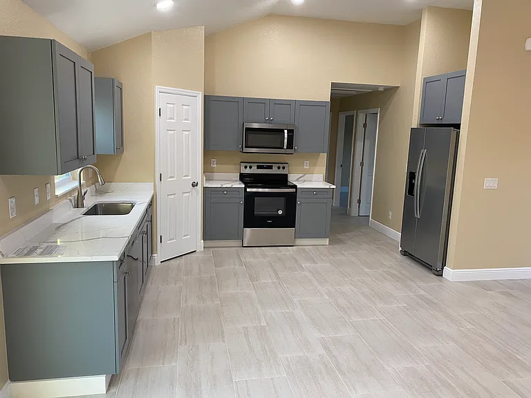 530 Decatur St — Photo 4