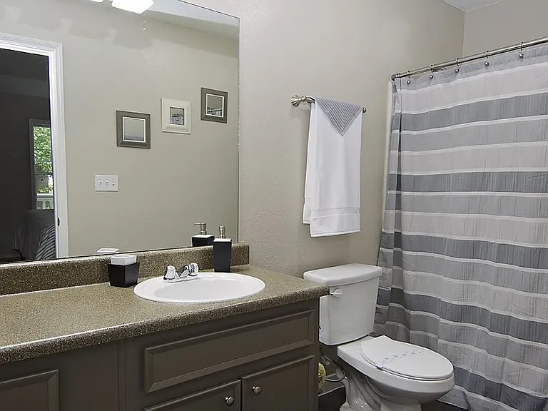 Berkeley Landing Apartments — Photo 16