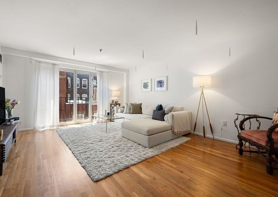 1st image of 350 North St #403
