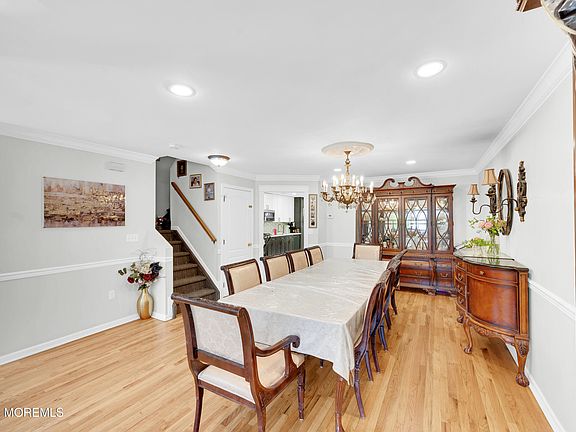 4th image of 131 Forest Park Circle
