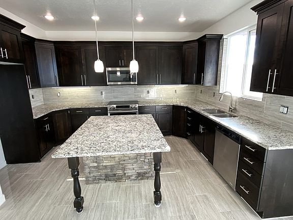 2nd image of 751 W Valley Vista Way