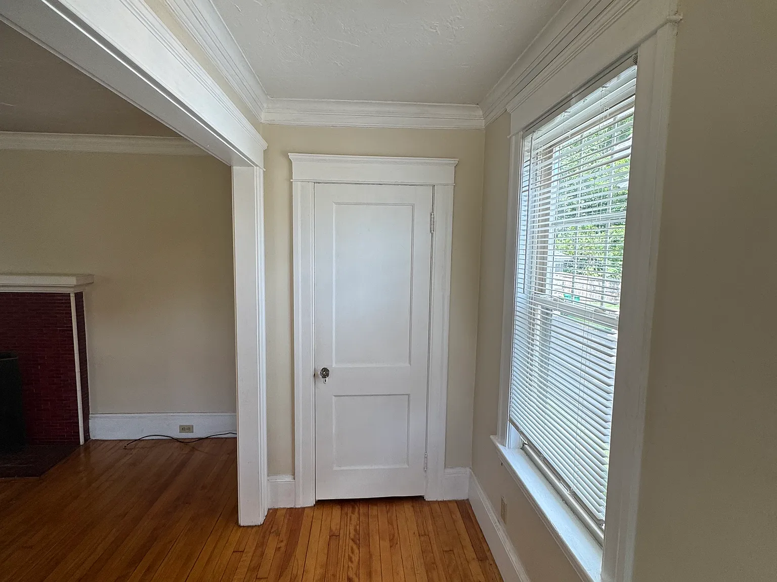3 bed, 1.5 bath, 1638 sqft, $2,600 — Photo 4