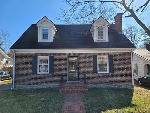 132 Bassett Ave Photo 1