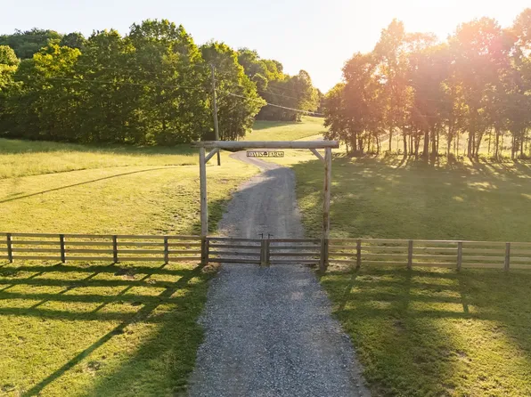 3899 Boston Theta Rd, Thompsons Station, TN 37179