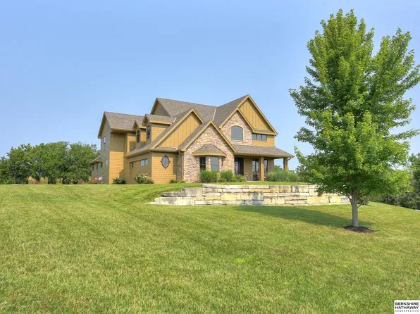 12980 Pioneer Ln, Louisville, NE 68037
