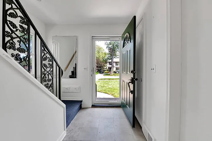 2 bed, 1800 sqft, $3,950 — Photo 2