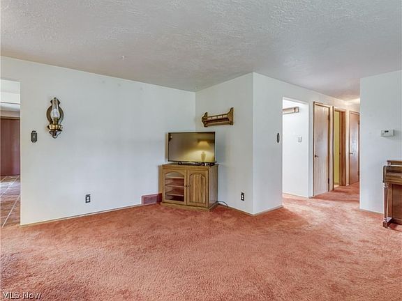 5th image of 79 Ernest Dr