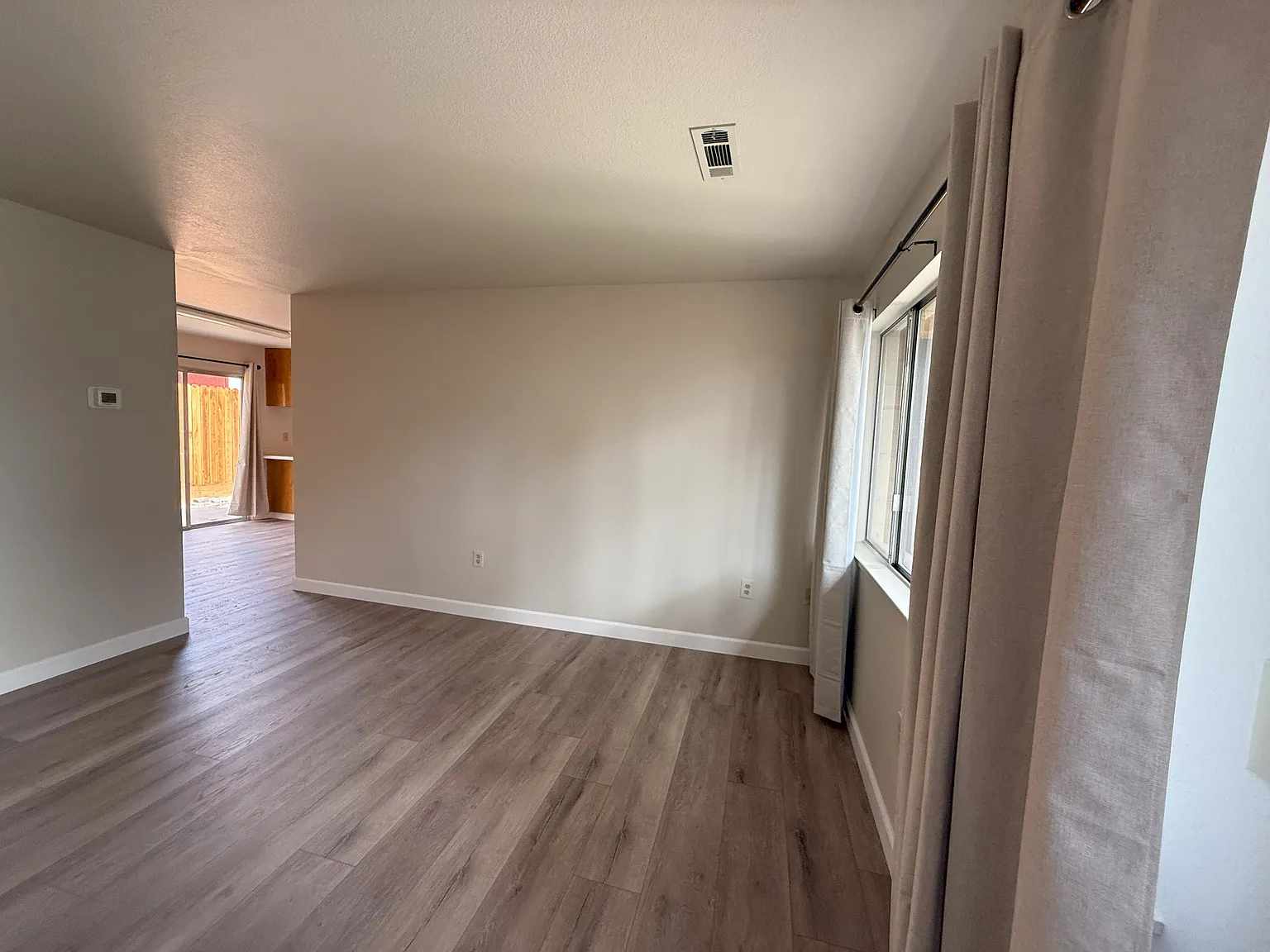 2 bed, 1200 sqft, $2,400 — Photo 3