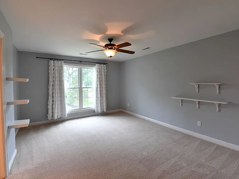 106 Manlyn Dr — Photo 57
