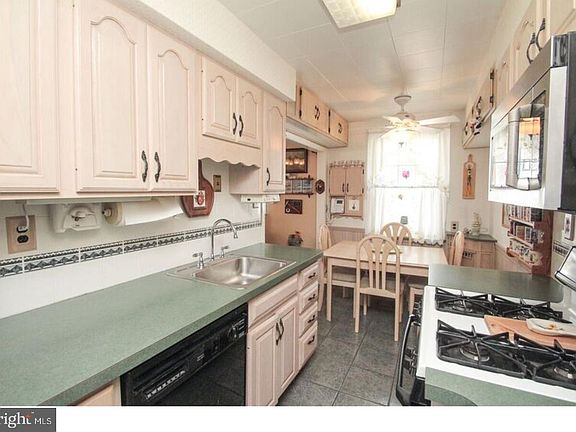 2nd image of 1813 Afton St