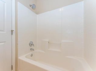 9207 SW Sweek Dr, Tualatin, OR 97062