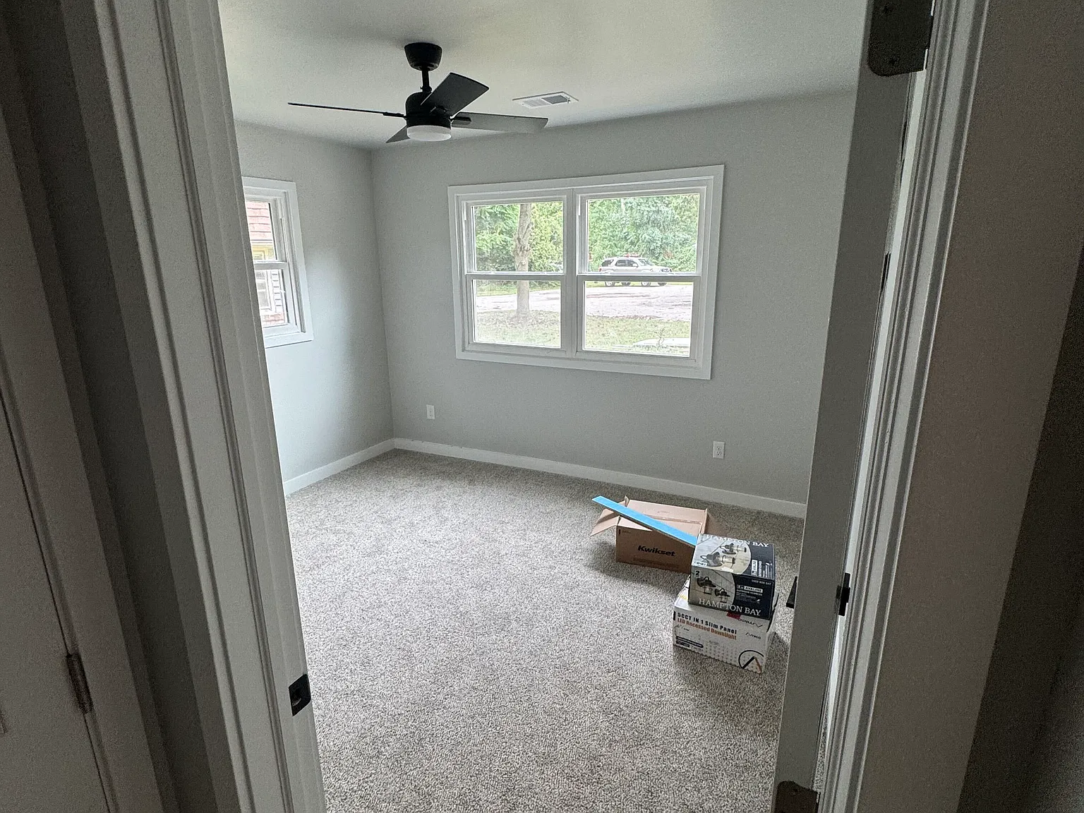 3 bed, 1.5 bath, 1034 sqft, $2,200 — Photo 4