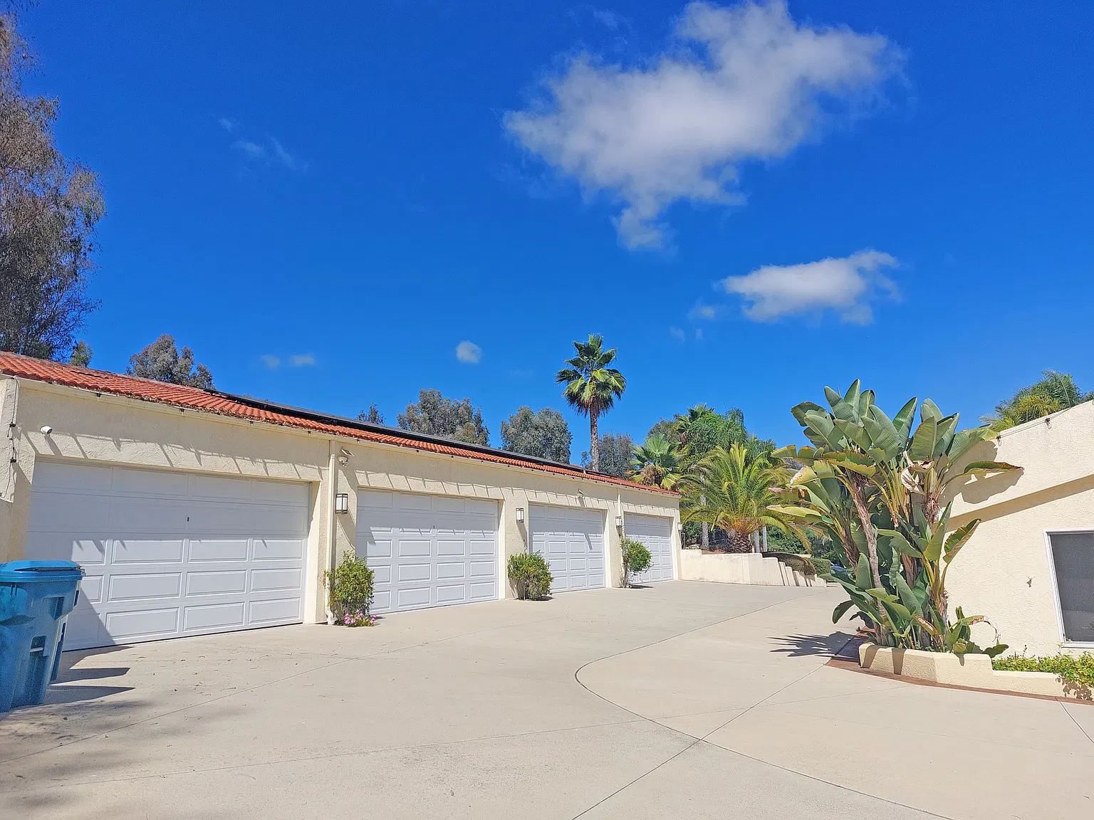 5 bed, 5549 sqft, $13,000 — Photo 4