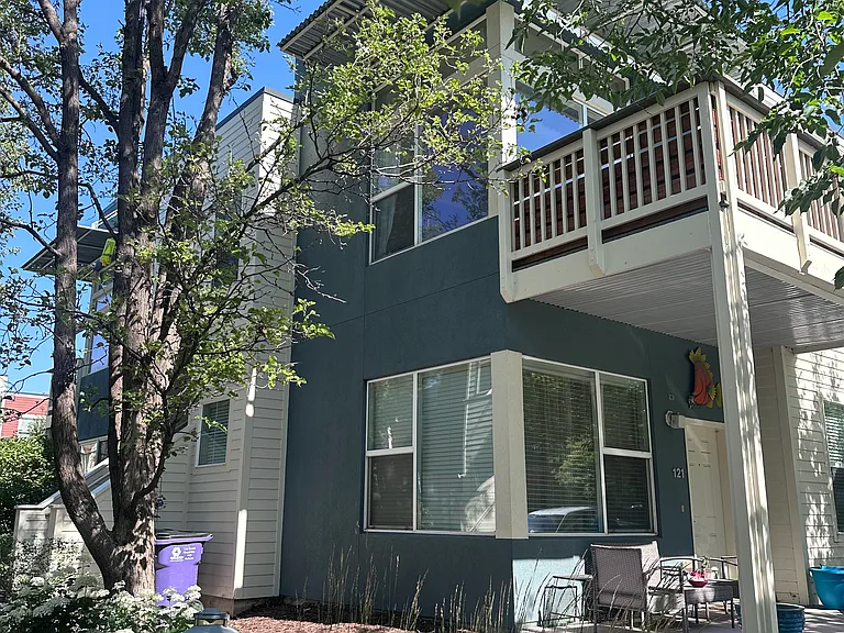 2818 Syracuse St #221 — Photo 62