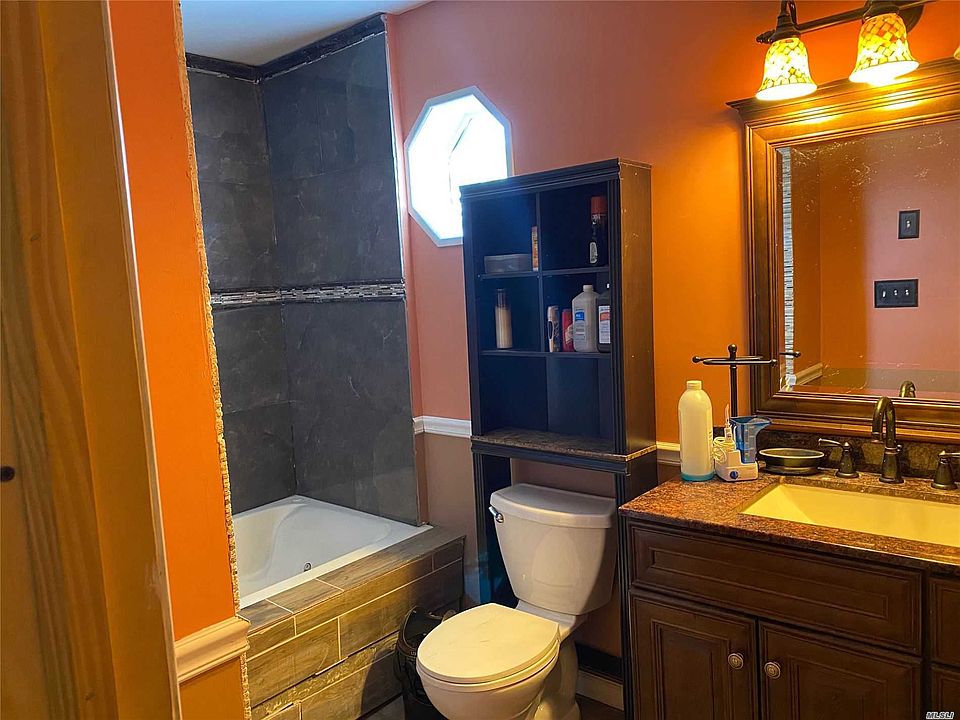 2nd image of 161 Throop St