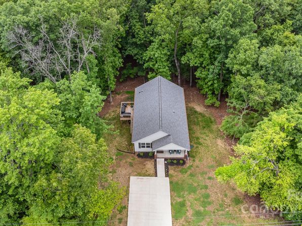 409 Woodcrest Ln, Albemarle, NC 28001