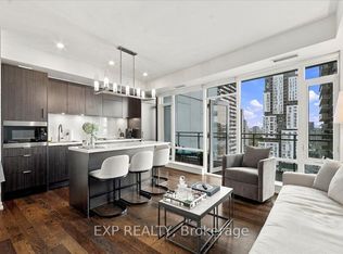 21 Widmer St #2206, Toronto, ON M5V 0B8