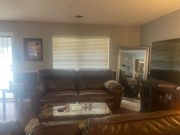 2nd image of 600 Grandview St