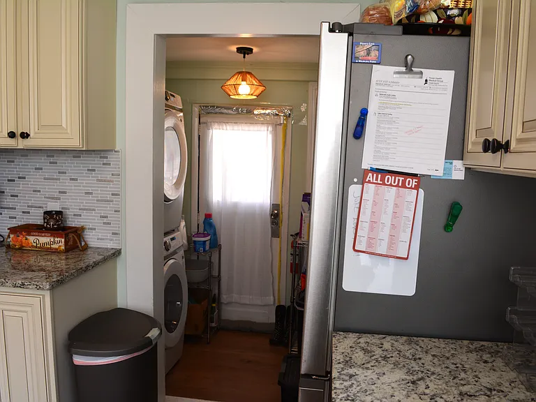 308 Walnut St — Photo 8
