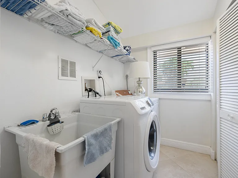 3211 Seaward Dr — Photo 24