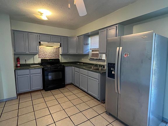 5th image of 2711 E David Dr
