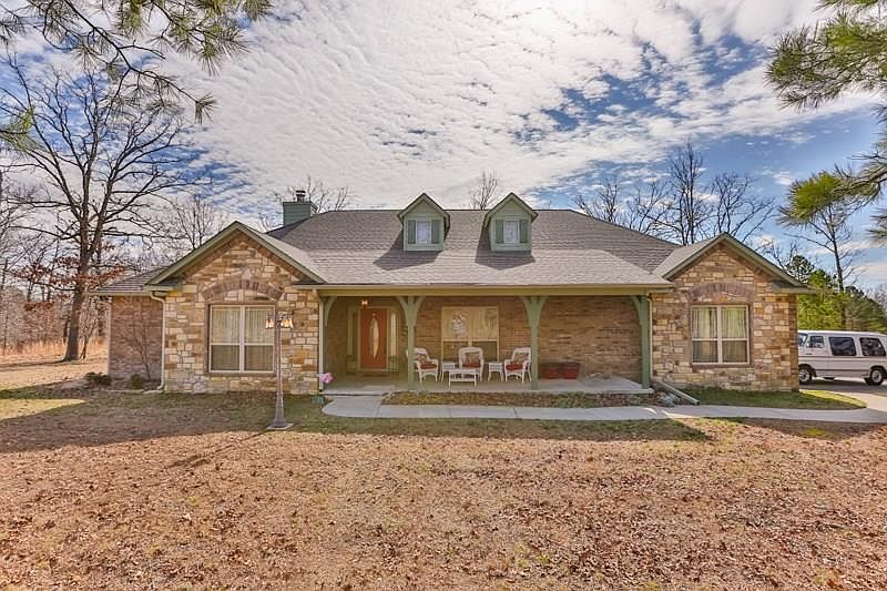 1st image of 427 Deer Lake Dr