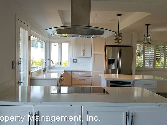 4th image of 1295 Laurel Hill Dr
