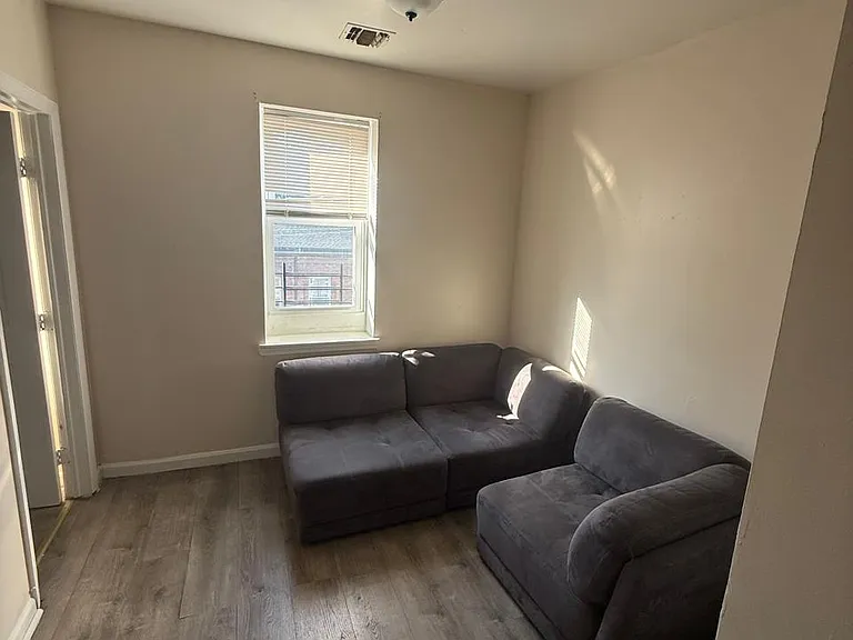 18 Van Houten St #4 — Photo 7