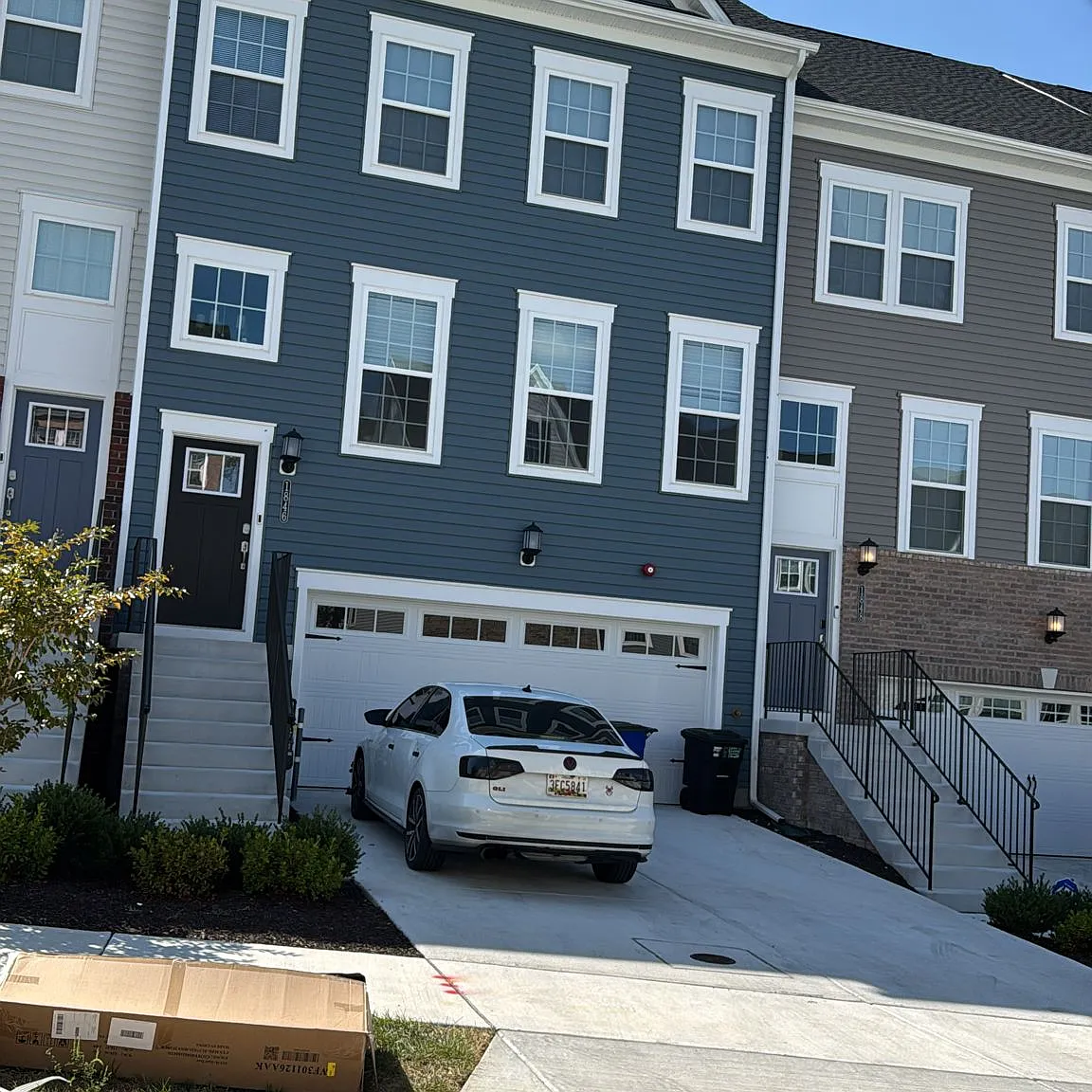 4 bed, 3000 sqft, $4,100 — Photo 2