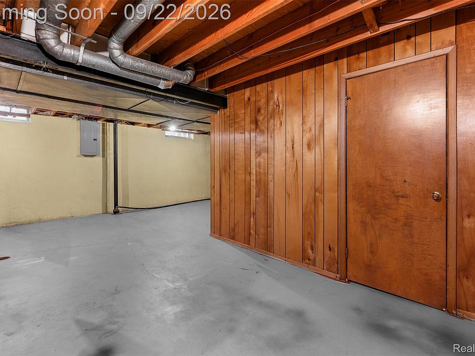 21430 Winchester St, photo 28