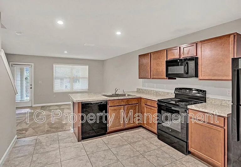 5958 Creekside Crossing Dr — Photo 5