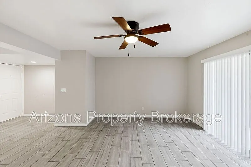 2 bed, 2.0 bath, 1124 sqft, $1,545 — Photo 3