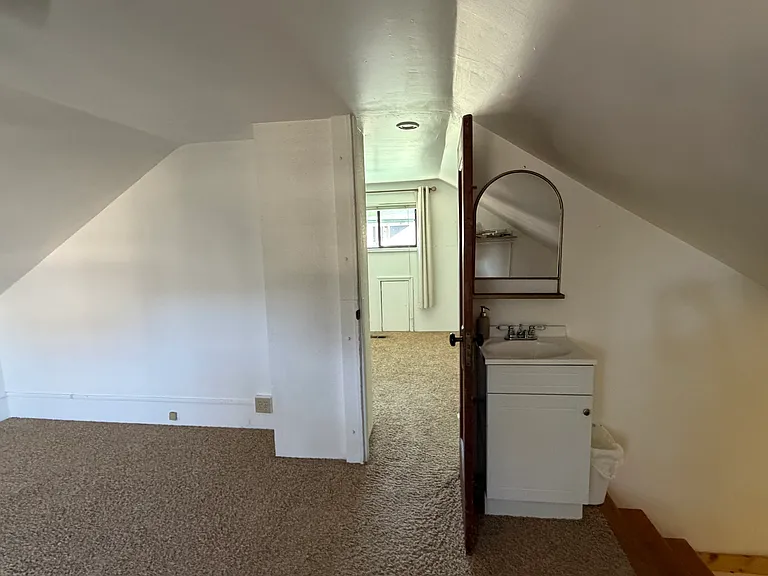 1600 Columbia St — Photo 16