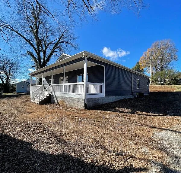 402 Ingleside Ave — Photo 4