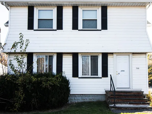 795 E 222nd St, Euclid, OH 44123