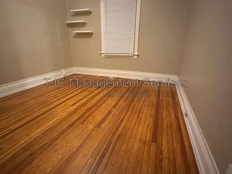 865 S Grant St — Photo 3