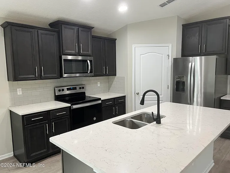 494 Northside Dr S — Photo 12