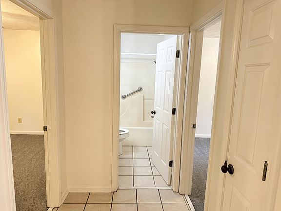 4th image of 1701 Haven Meadow Ct #B