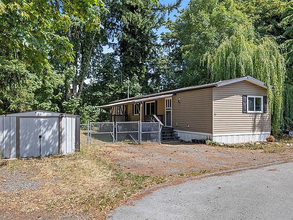 2nd image of 971 Douglas Ave #80