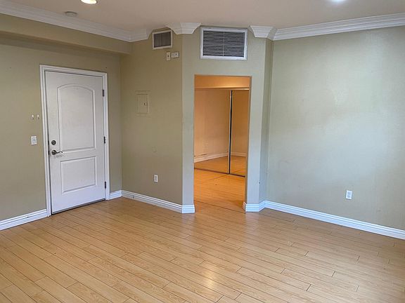 4th image of 221 N Avenue 52 #11