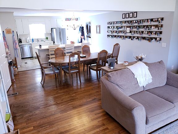 Open living/dining/kitchen