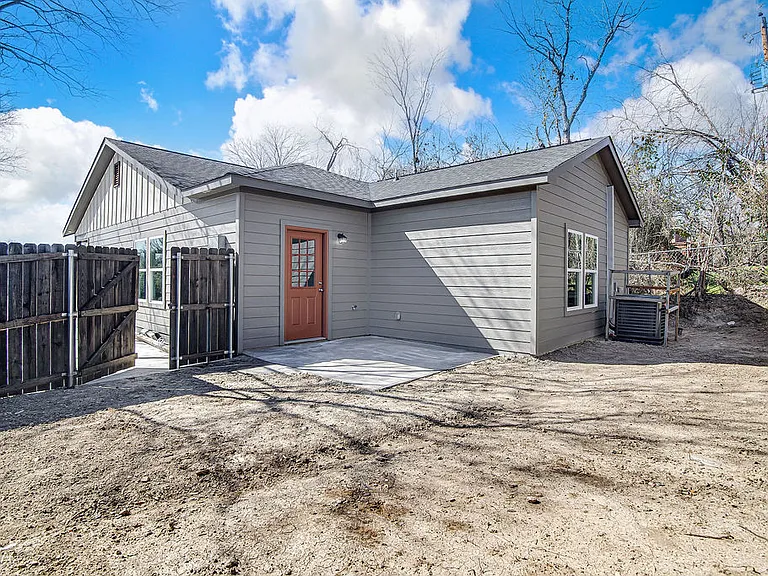 1649 E Terrell Ave — Photo 18