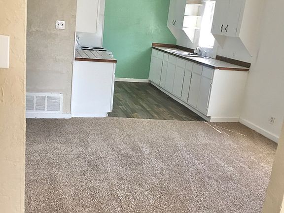 3rd image of 1600 W Washington Ave