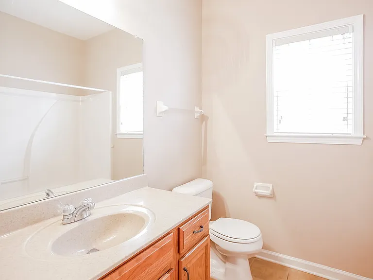 1112 Averett Ln — Photo 13