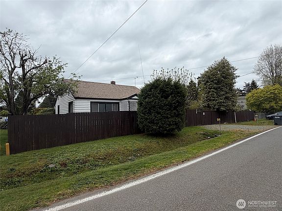 2nd image of 656 SW 149th St