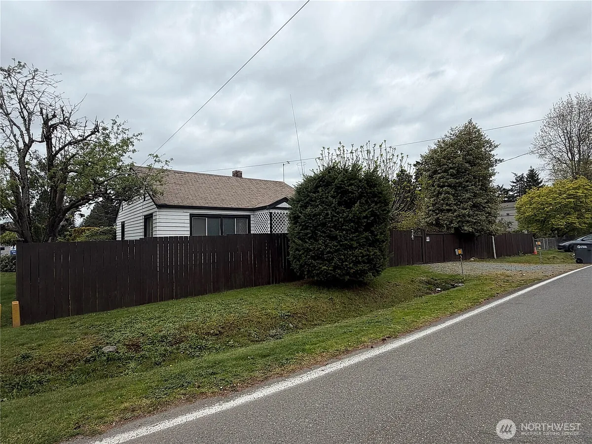 Building Photo - 656 SW 149th St