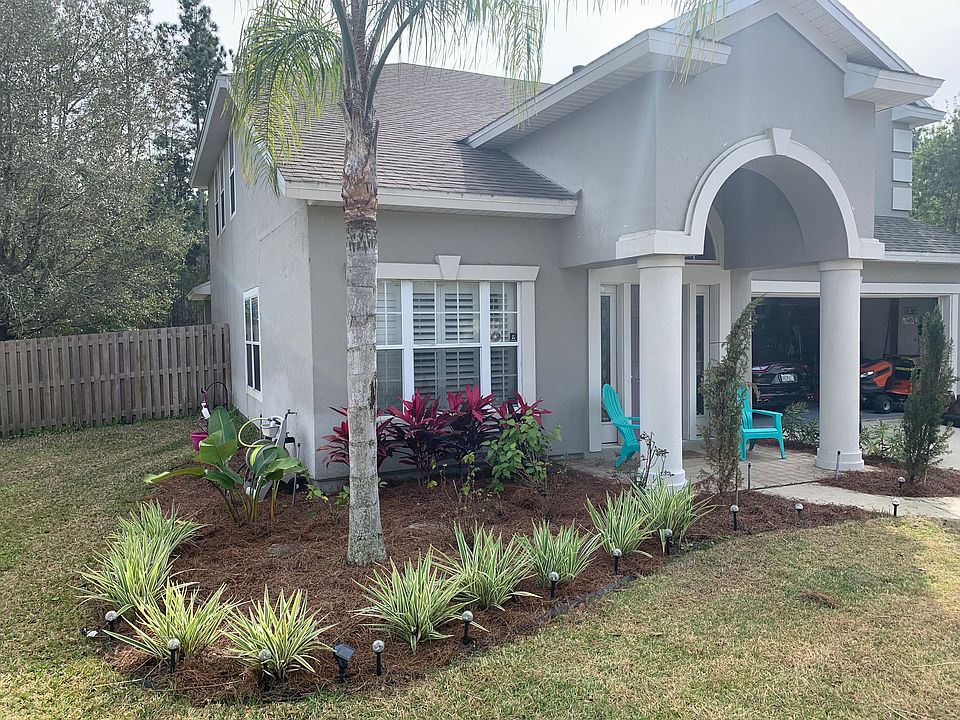 Easy care front garden