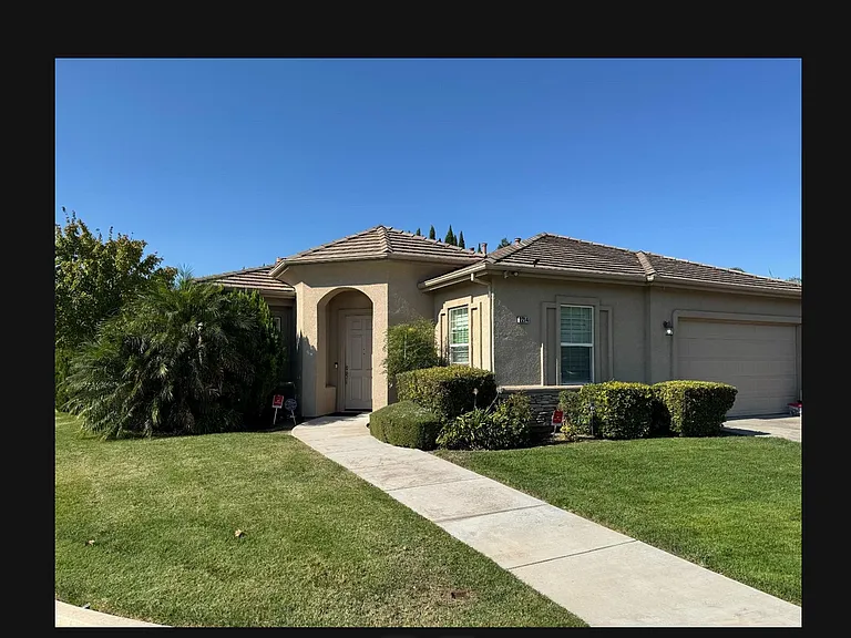 2214 Milano St — Photo 1