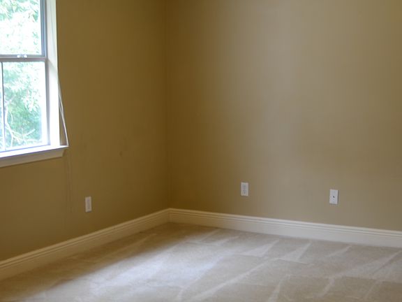 5th image of 202 De Val Dr
