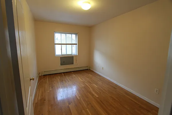 Rented by H.P. Greenfield Real Estate | media 5